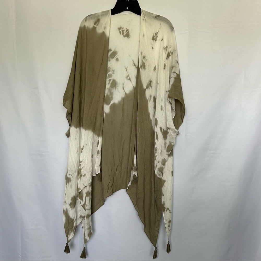 Gentle Fawn Green and White‎ Tie Dye Kimono